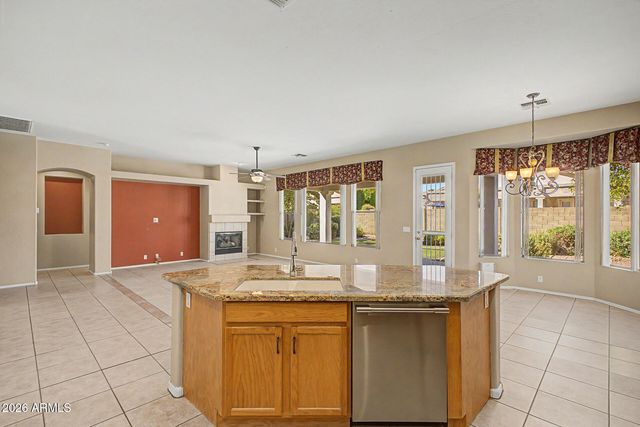 7990 W YUKON Drive, Peoria, AZ 85382