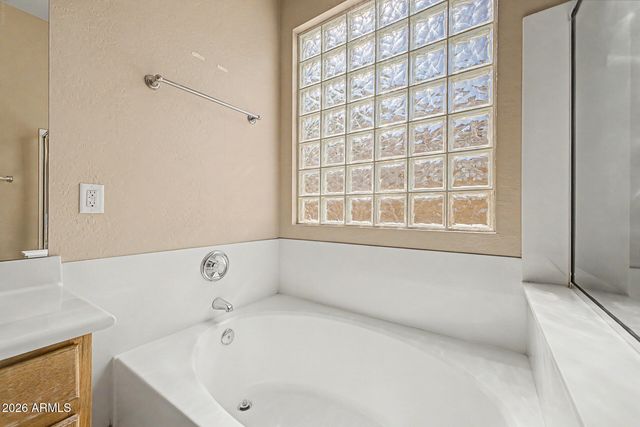 7990 W YUKON Drive, Peoria, AZ 85382