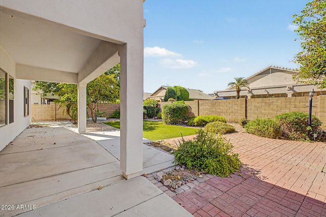 7990 W YUKON Drive, Peoria, AZ 85382