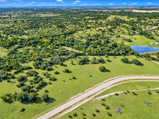1745 Hidden Oaks Trail, Glen Rose, TX 76043