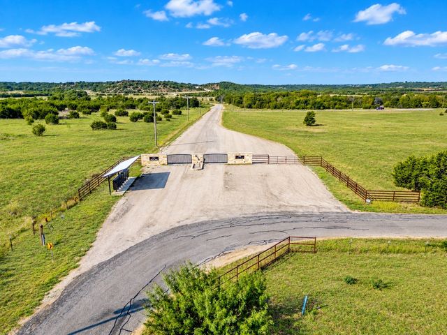 1745 Hidden Oaks Trail, Glen Rose, TX 76043
