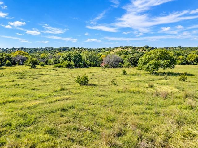 1745 Hidden Oaks Trail, Glen Rose, TX 76043