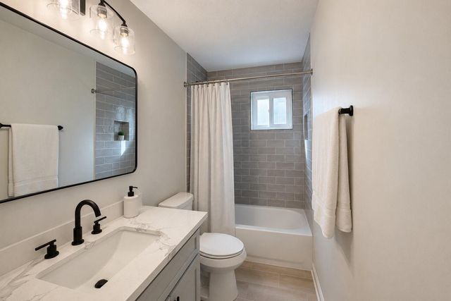 13638 Greenridge Drive, Sugar Land, TX 77498
