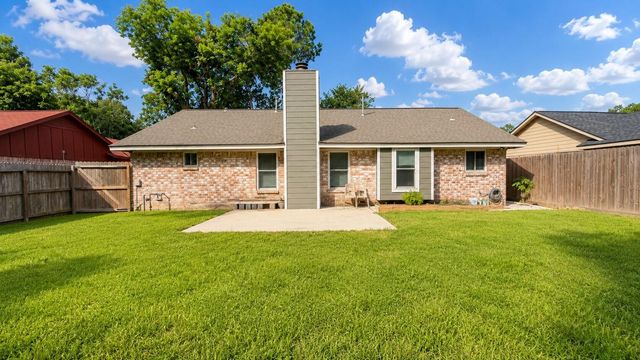 13638 Greenridge Drive, Sugar Land, TX 77498