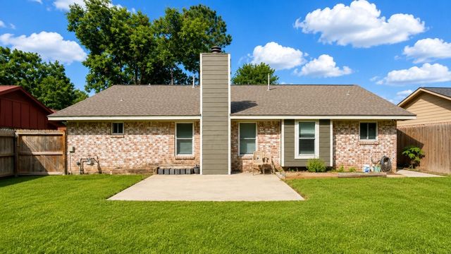13638 Greenridge Drive, Sugar Land, TX 77498