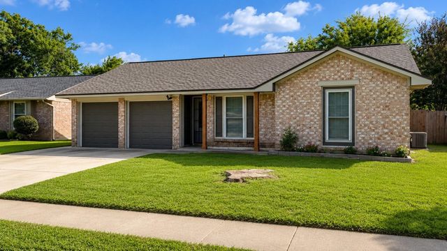 13638 Greenridge Drive, Sugar Land, TX 77498