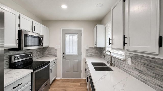 13638 Greenridge Drive, Sugar Land, TX 77498
