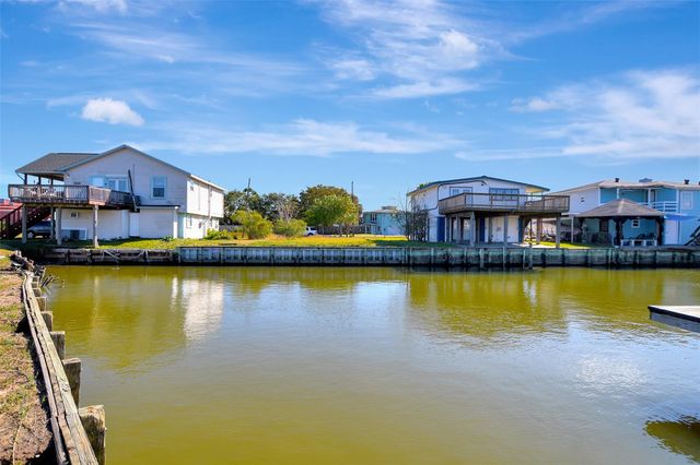74 Bayou Vista Dr, Bayou Vista, TX 77563