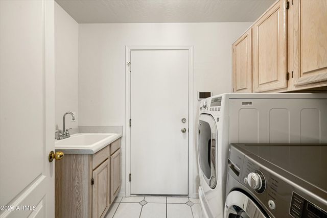 1702 E Sheena Drive, Phoenix, AZ 85022