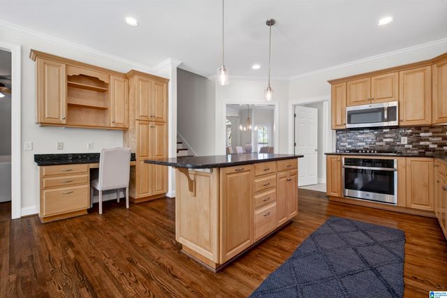 7055 LAKE RUN DRIVE, Vestavia Hills, AL 35242