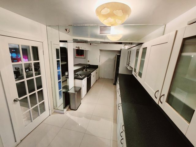 1000 Quayside Terrace 408, Miami, FL 33138