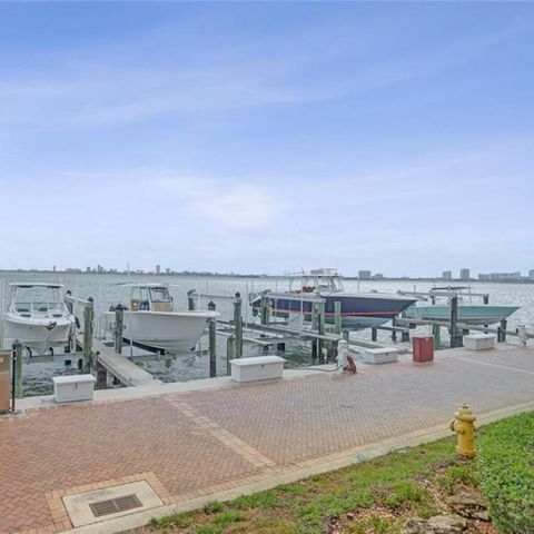 1000 Quayside Terrace 408, Miami, FL 33138
