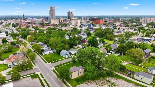 613 E Lewis Street, Fort Wayne, IN 46802
