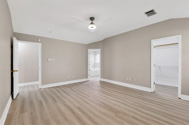5008 Barlow DR, Round Rock, TX 78681
