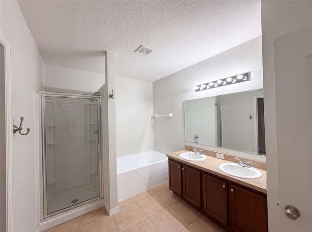 12902 SCOUT COURT, Grand Island, FL 32735