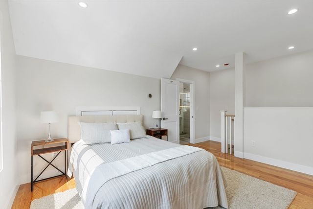 11 Harriet Ave 2, Belmont, MA 02478