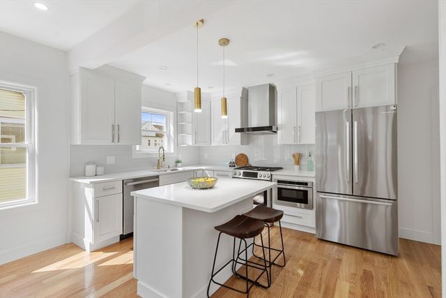 11 Harriet Ave 2, Belmont, MA 02478