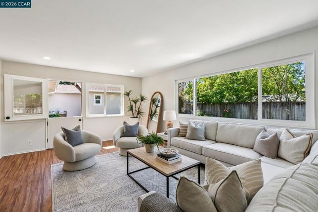 152 Tharp Dr, Moraga, CA 94556