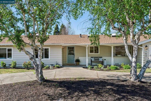 152 Tharp Dr, Moraga, CA 94556