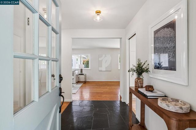 152 Tharp Dr, Moraga, CA 94556