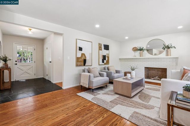 152 Tharp Dr, Moraga, CA 94556