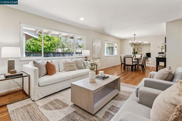 152 Tharp Dr, Moraga, CA 94556