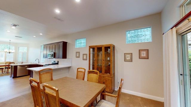 7632 Summertime Ln, Roseville, CA 95747