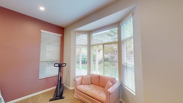 7632 Summertime Ln, Roseville, CA 95747