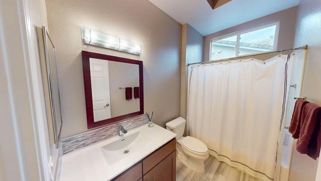 7632 Summertime Ln, Roseville, CA 95747