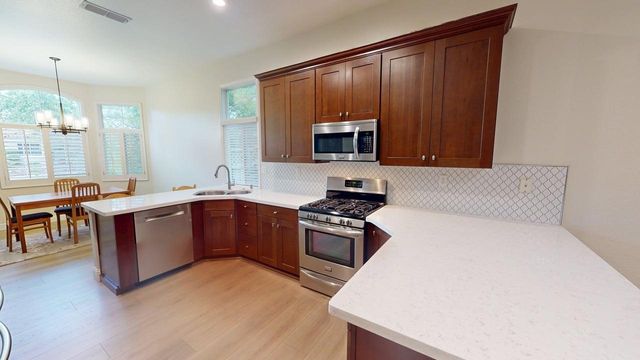 7632 Summertime Ln, Roseville, CA 95747