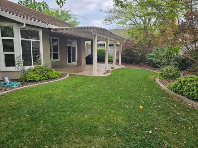 7632 Summertime Ln, Roseville, CA 95747