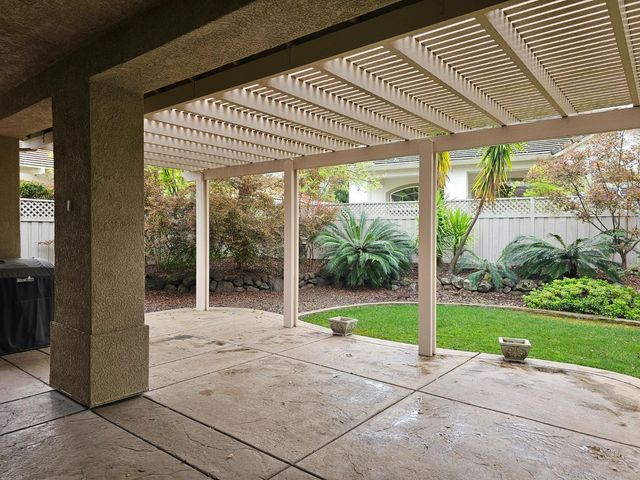 7632 Summertime Ln, Roseville, CA 95747