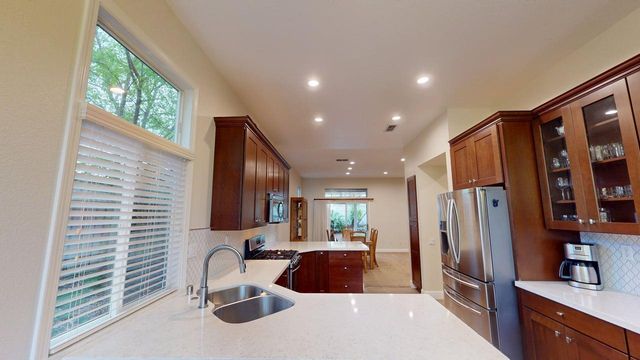 7632 Summertime Ln, Roseville, CA 95747