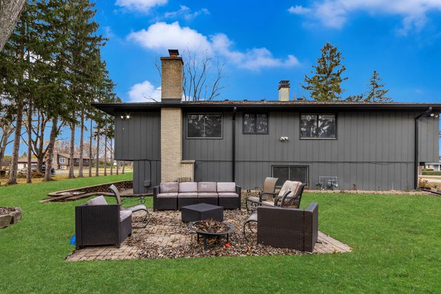 4N580 Chatham Court, West Chicago, IL 60185