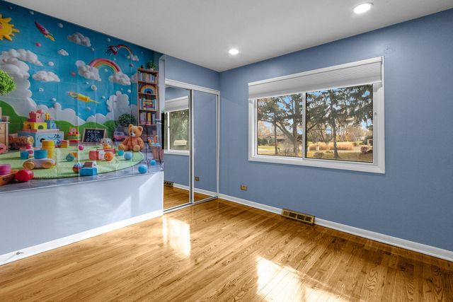 4N580 Chatham Court, West Chicago, IL 60185