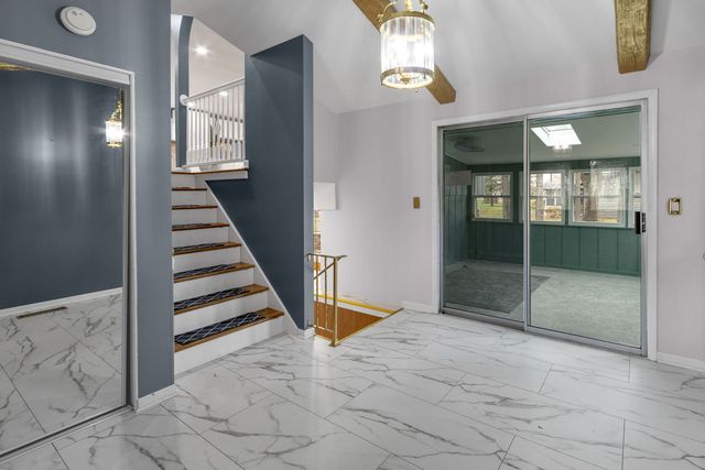 4N580 Chatham Court, West Chicago, IL 60185