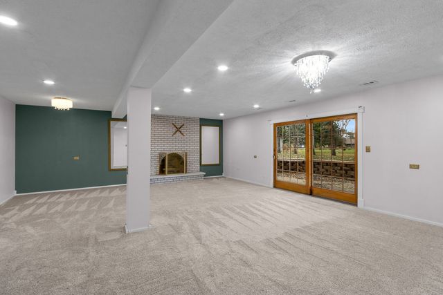 4N580 Chatham Court, West Chicago, IL 60185