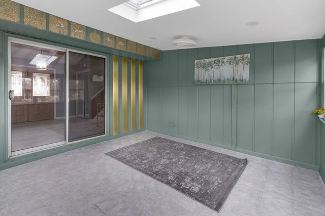 4N580 Chatham Court, West Chicago, IL 60185