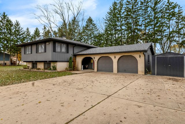 4N580 Chatham Court, West Chicago, IL 60185