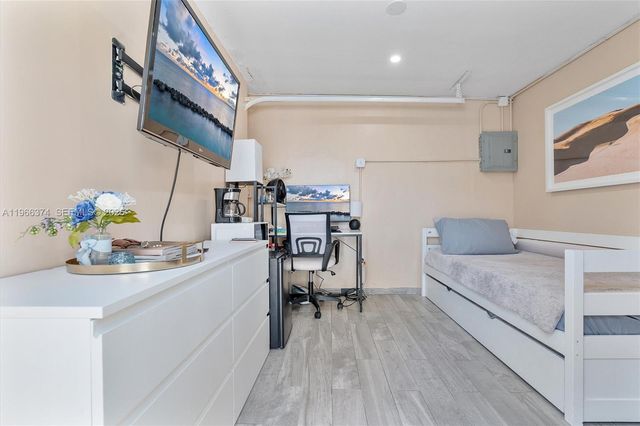 2231 SW 17th St, Miami, FL 33145