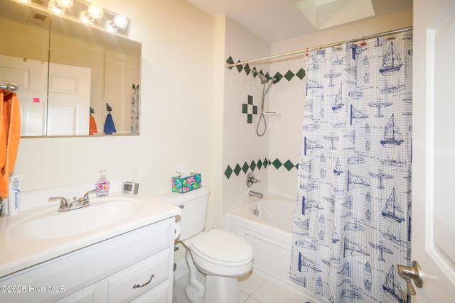 2805 E Yacht Drive, Oak Island, NC 28465