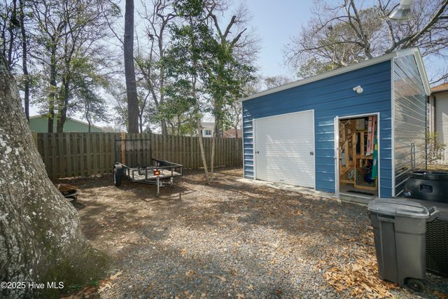 2805 E Yacht Drive, Oak Island, NC 28465