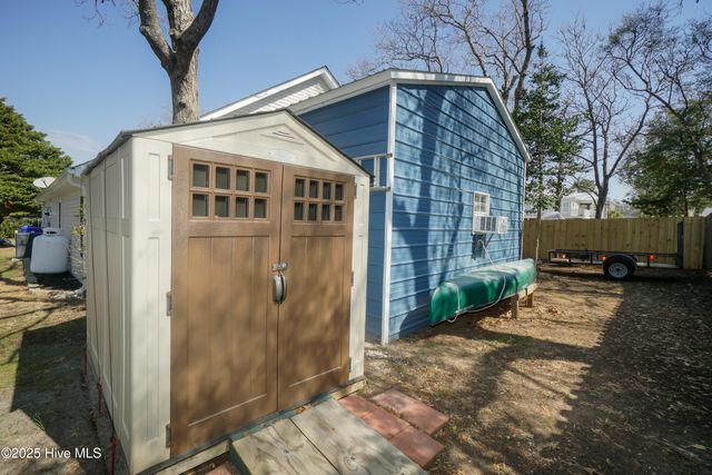 2805 E Yacht Drive, Oak Island, NC 28465