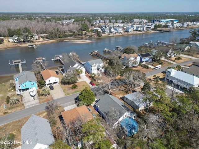 2805 E Yacht Drive, Oak Island, NC 28465