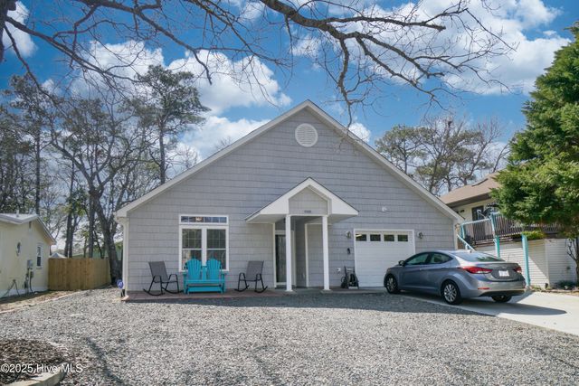 2805 E Yacht Drive, Oak Island, NC 28465