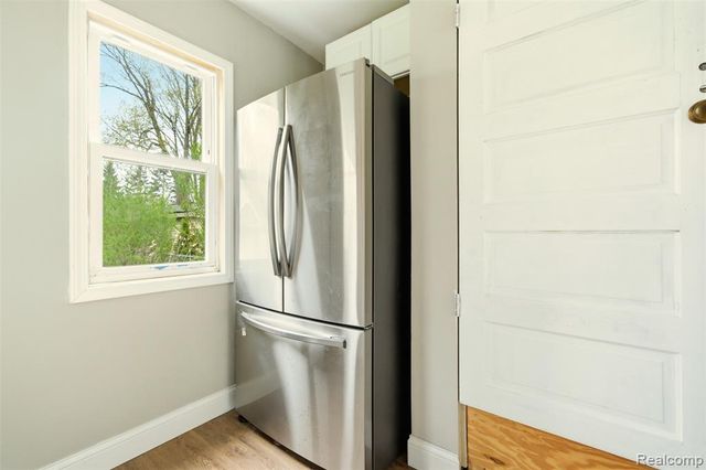 104 Leroy Avenue, Clawson, MI 48017