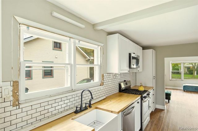 104 Leroy Avenue, Clawson, MI 48017