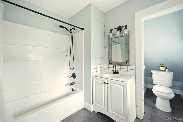 104 Leroy Avenue, Clawson, MI 48017