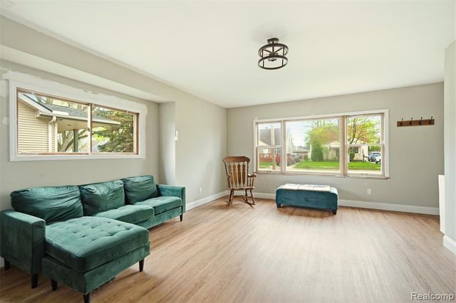 104 Leroy Avenue, Clawson, MI 48017