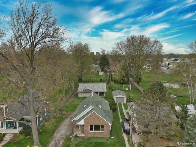 104 Leroy Avenue, Clawson, MI 48017